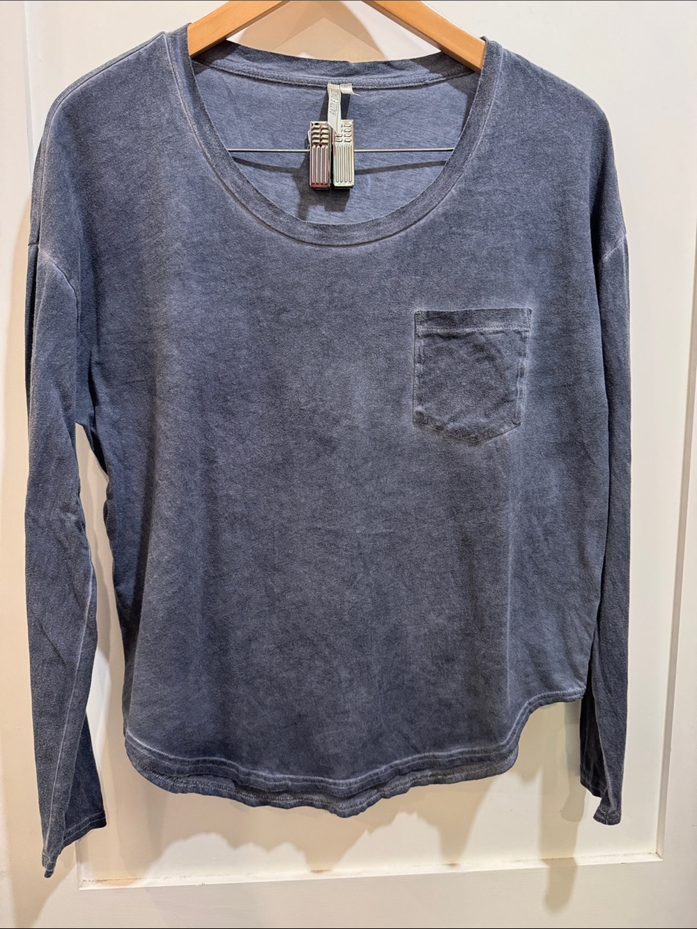 Long Sleeve Cotton t-shirt in Blue Size Medium